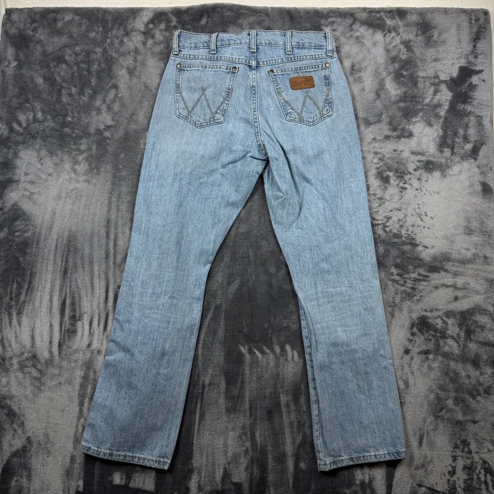 Wrangler Jeans Mens 30x32 Light Blue Excellent Retro Relaxed Bootcut 10WRT20CR